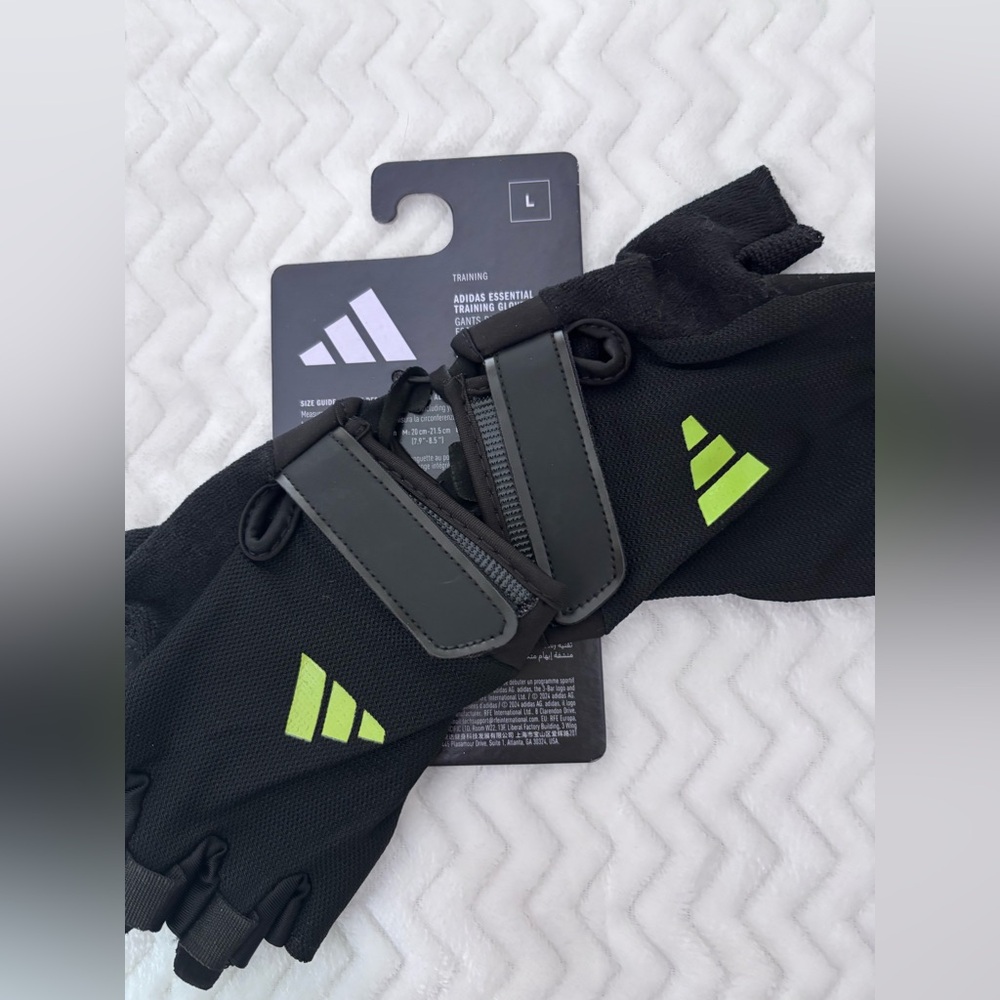 ADIDAS Essential Training Gloves Aeroready NWT